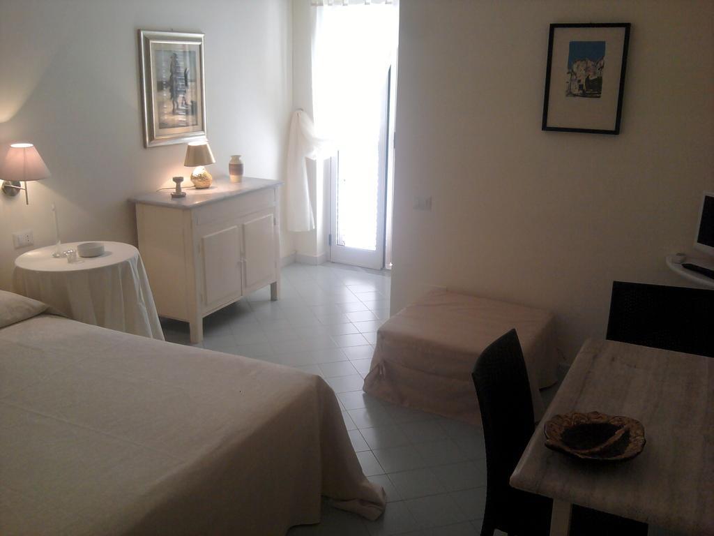 Proserpina Tropea Zimmer foto